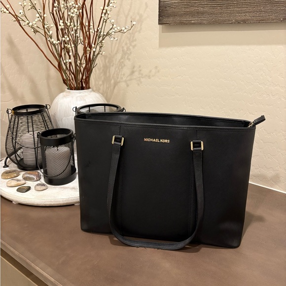 Michael Kors Handbags - Michael Kors Black Leather Tote Bag